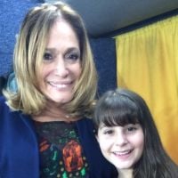 Atriz exalta sintonia com Susana Vieira, sua avó na TV: 'Conversamos sobre tudo'
