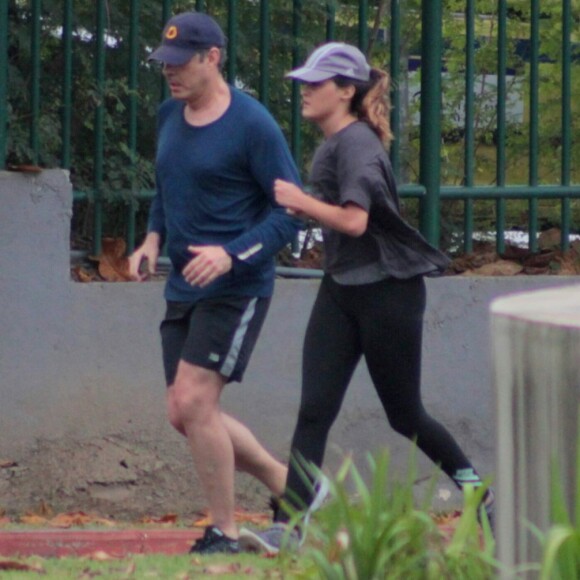 Ao lado da filha Beatriz, William Bonner mostrou que não descuida do físico