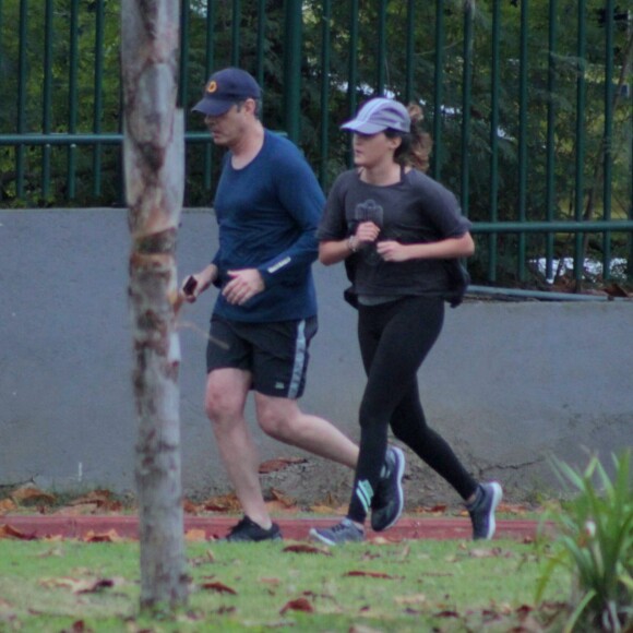 William Bonner correu ao lado da filha Beatriz na Lagoa Rodrigo de Freitas, no Rio, nesta quarta-feira, 16 de agosto de 2017