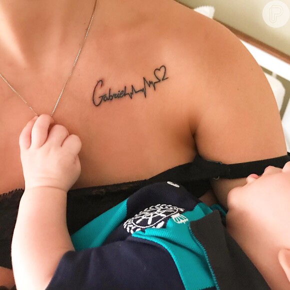 Andressa Suita fez uma tatuagem com o nome do filho, Gabriel, fruto do seu relacionamento com Gusttavo Lima