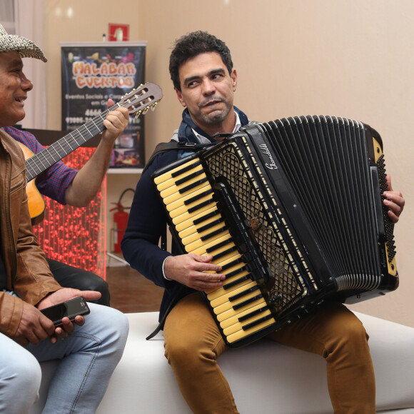 Zezé Di Camargo quer diminuir para dois shows semanais sua agenda: 'Para mim, está muito carregado'