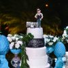 Zezé Di Camargo ganhou bolo personalizado em sua festa de aniversário