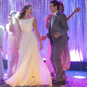 Os doces do casamento de Luiza (Camila Queiroz) e Eric (Mateus Solano) ficarão dispostos em travessas de prata em torno do bolo, o mesmo feito especialmente para a ocasião. Além disso, o grande dia conta com 50 bem-casados com recheio de doce de leite e amêndoas