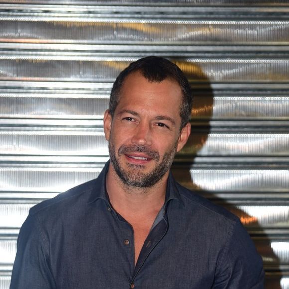 Em entrevista à rádio 'Jovem Pan', Malvino Salvador contou que dono de agência pediu para que ele ficasse de cueca