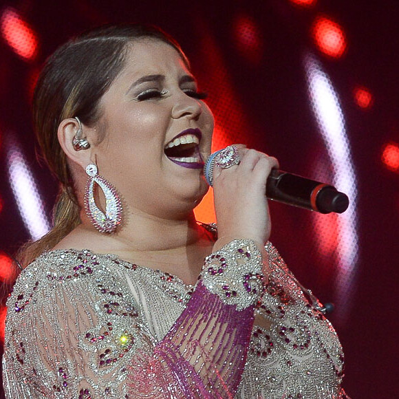 Marília Mendonça já orientou as mulheres pluz size: 'A gente é plus em tudo. Na alegria, no charme, na beleza'