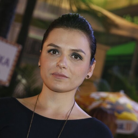 Monica Iozzi justificou ao não aprovar Alex Escobar cantando no 'PopStar': 'No tom mais grave eu não te ouvia'