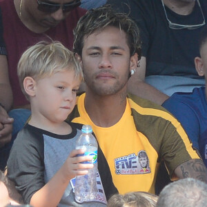 Neymar fala da diversão com Davi Lucca, que completa 6 anos dia 24 de agosto de 2017: 'Brincamos muito e isso é uma das coisas que mais me deixa feliz'