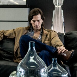 Vladimir Brichta estrela 'Bingo - O Rei das Manhãs', longa que fala dos problemas com drogas vividos por Arlindo Barreto nos anos 1980 enquanto interpretava o palhaço Bozo