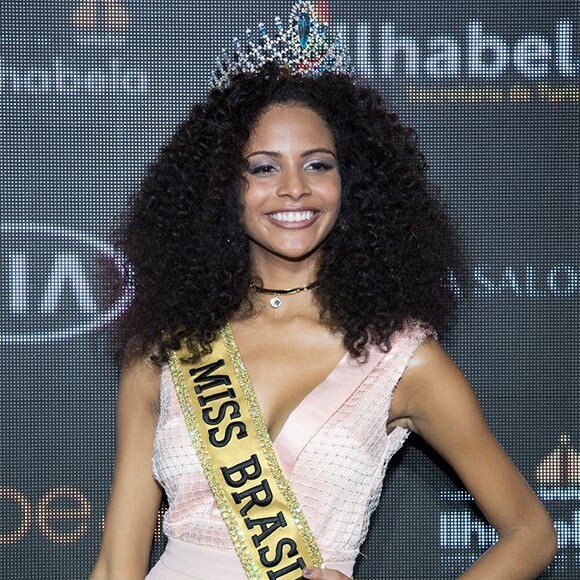 Miss Brasil 2017, Monalysa Alcântara foi alvo de duro preconceito racial na web: 'Cara comum, não tem perfil de miss'