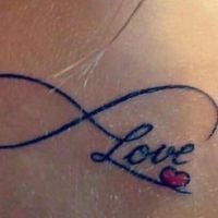 Namorada de Marcelo Rezende homenageia jornalista com tatuagem: 'Love'
