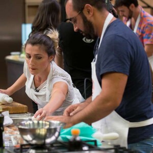 Valter e Taise já devidiram bancada no 'MasterChef Brasil'. Cozinheiro afirmou que namoro iniciou após reality: 'Começamos a namorar depois do programa'