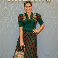 Isabella Santoni aposta em conjunto de lã de R$ 6 mil em evento de moda. Looks!