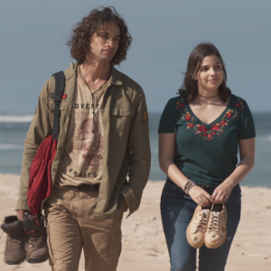 Na novela 'Malhação', Keyla (Gabriela Medvedovski) fica chateada com a atitude de Deco (Pablo Morais) de sair da cidade