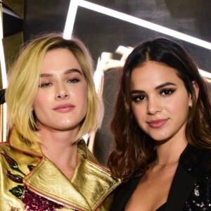 Bruna Marquezine e Fiorella Mattheis seguiram a viagem juntas para a ilha de Mykonos, na Grécia 