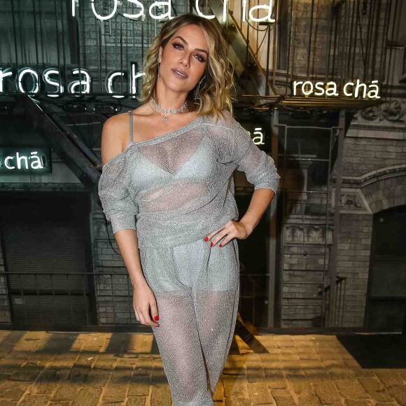 Atualmente longe das telinhas, Giovanna Ewbank está fazendo sucesso com seu canal do Youtube, 'Gioh'