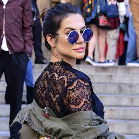 Cleo Pires esteve no Theatro Municipal para a apresentação da À La Garçonne