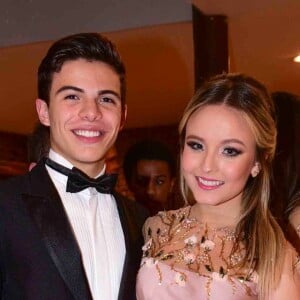 Larissa Manoela dançou valsa com Thomaz Costa em festa na sexta-feira, 25 de agosto de 2017