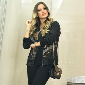 Andressa Suita assistiu o marido, Gusttavo Lima, cantar na 62ª Festa do Peão de Barretos, em São Paulo na madrugada deste domingo, 27 de agosto de 2017