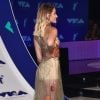 O vestido transparente de Paris Jackson no MTV Video Music Awards 2017 deixava o short e o top bege da modelo à mostra