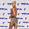 Sibley Scoles exibiu o corpo definido com um vestido Berta Bridal no MTV Video Music Awards, realizado na Califórnia neste domingo, 27 de agosto de 2017