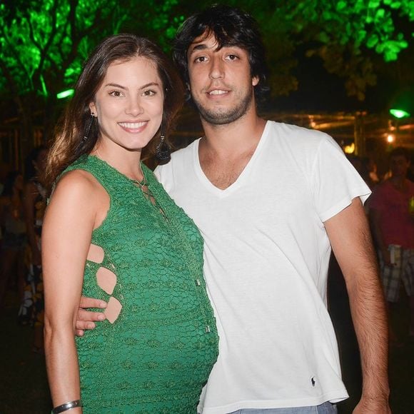Bruna Hamú foi pedida em casamento por Diego Moregola logo após dar à luz Júlio, que completa 4 meses dia 1º de setembro
