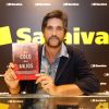 Leo Chaves lançou seu primeiro livro, 'No Colo dos Anjos', na Bienal do Livro