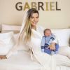 Andressa Suita comemora 2 meses do filho, Gabriel, com look combinando ao do bebê