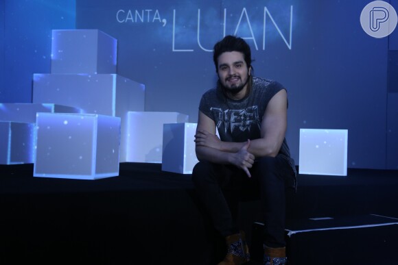 Luan Santana sofreu um pequeno acidente durante um show na cidade de Picos, no Piauí, na sexta-feira, 1º de setembro de 2017