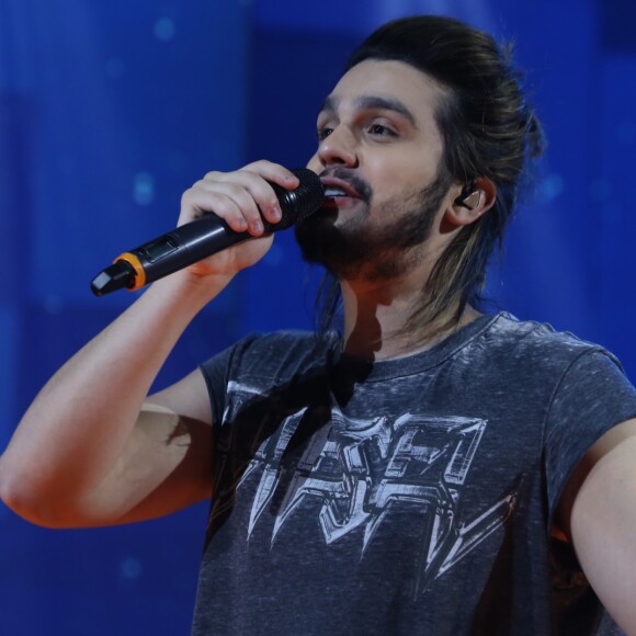 Luan Santana passa bem após a queda no show no Piauí