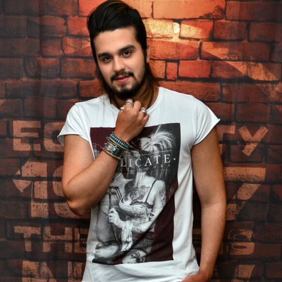 Luan Santana deixou o elenco do filme 'Jorge, o Corintiano'