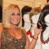 Susana Vieira inaugurou a campanha de doação de perucas, no Rio de Janeiro