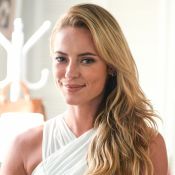 Paolla Oliveira se bronzeia de biquíni de lacinho e agita a web: 'Perfeita'