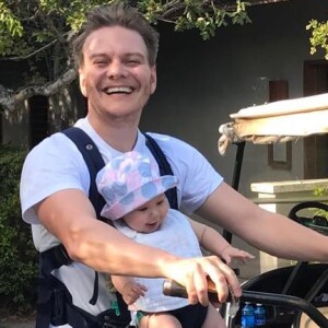 Michel Teló, pai de Melinda e Teodoro, acrescentou sobre a relação dos fãs com os filhos: 'Troca muito positiva'