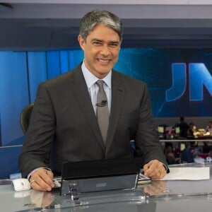 William Bonner quebrou o pé e não vai apresentar o 'Jornal Nacional': 'De bota e muleta, por 8 semanas'