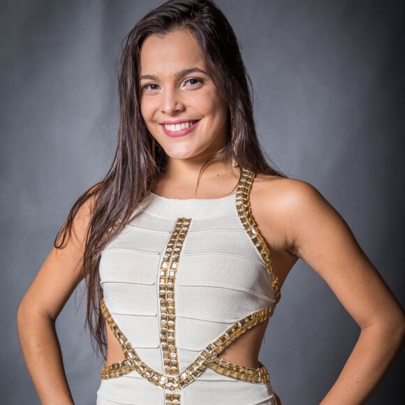 'Um bebê de 4 patas chegou para nos trazer mais amor! Mais um sonho sendo realizado por vocês!', emocionou-se Emilly Araújo