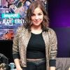 Fashionista nata, Gabriela Medvedovski ama acessórios diferenciados: 'Adoro jaquetas jeans largas e brilho, muito brilho'