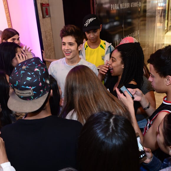 João Guilherme atendeu os fãs em evento realizado no Shopping Morumbi, em São Paulo