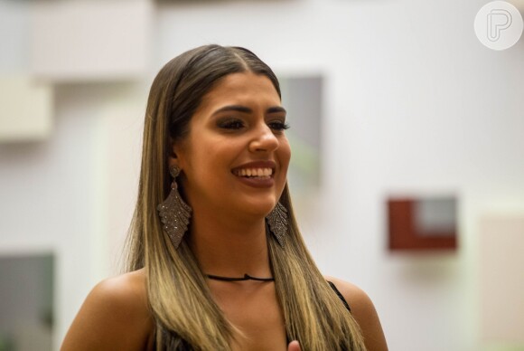 Ex-BBB Vivian Amorim lamentou vaias a fã de Emilly Araújo em evento