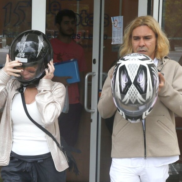 Danielle Winits e André Gonçalves se casaram em novembro passado: 'Ele me chamou para dar uma volta de moto, parou em um cartório com tudo já armado'