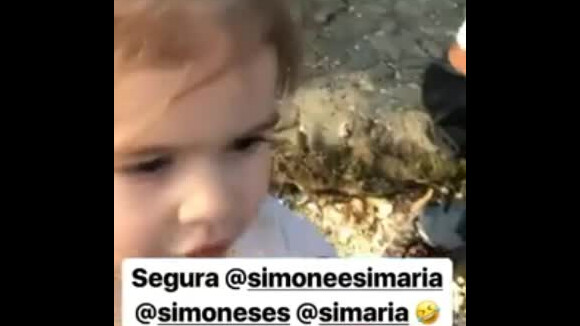 Mirella Santos filma Valentina cantando Simone e Simaria: 'Loka'. Vídeo!