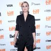 Evan Rachel Wood apostou em conjunto com look Stella McCartney coleção resort 2018 no Festival Internacional de Cinema de Toronto, que acontece no Canadá de 7 a 17 de setembro de 2017