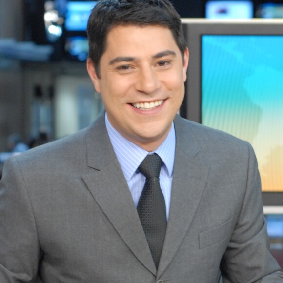 'Obrigado pelo seu comentário. Da minha barba cuido eu', disparou Evaristo Costa