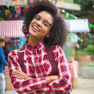 Na novela 'Malhação', Ellen (Heslaine Vieira) aceita a bolsa de estudos do Colégio Grupo no capítulo que vai ao ar na quarta-feira, dia 20 de setembro de 2017