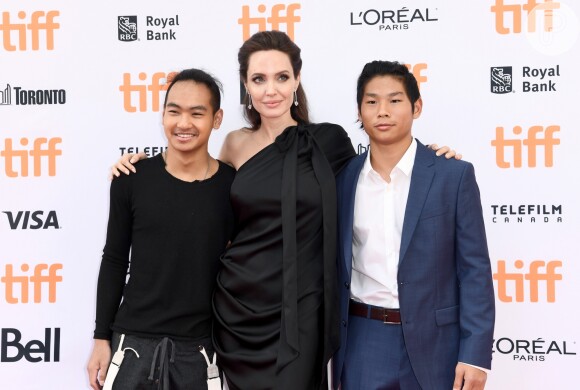 Maddox e Pax, filhos mais velhos de Angelina Jolie, trabalharam no longa 'First They Killed My Father', escrito e roteirizado pela atriz