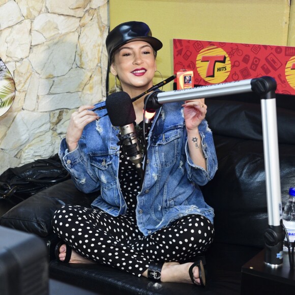 Claudia Leitte criticou os brasileiros ao falar sobre o furacão Irma em programa de rádio