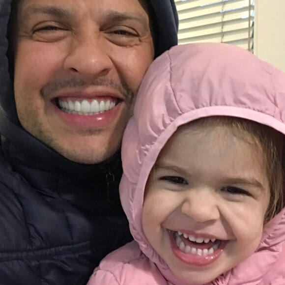 Ceará questionou a filha no começo do vídeo: 'Como é que o papai fala quando vai dar bronca em você?'