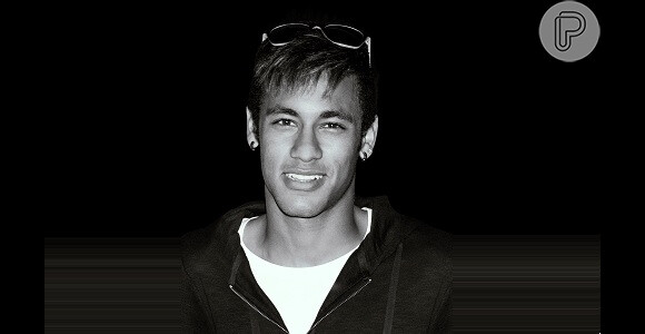 Depois de se transferir para a Espanha, Neymar assinou um novo contrato com a Police, marca de óculos de luxo, intermediado pela Doyen
