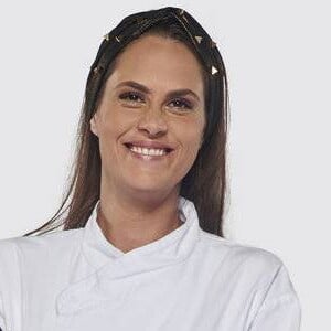 Aritana teve sua eliminação comemorada na web ao deixar o 'MasterChef', em 2015