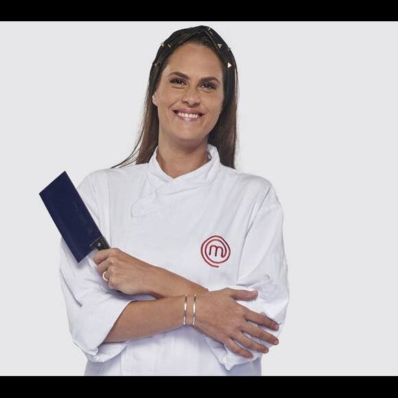 Aritana teve sua eliminação comemorada na web ao deixar o 'MasterChef', em 2015