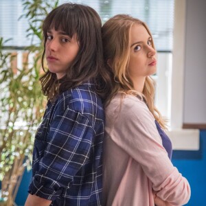 Na novela 'Malhação', Lica (Manoela Aliperti) e Clara (Isabella Scherer) voltam a se falar e retomam a amizade